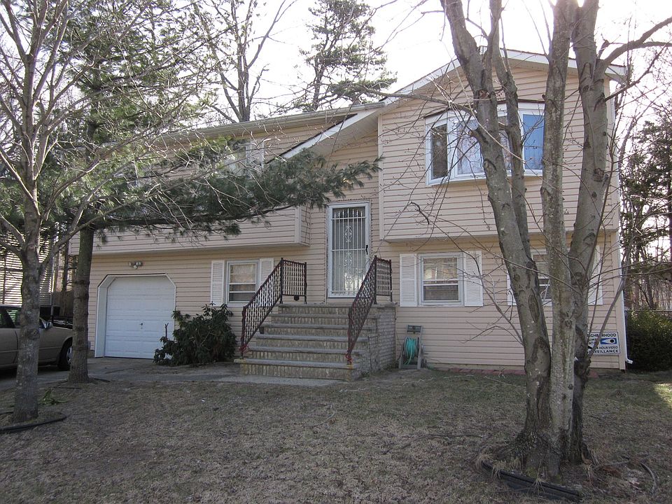 1st image of 977 Claire Dr