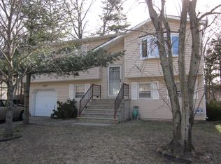 977 Claire Dr, Lakewood, NJ