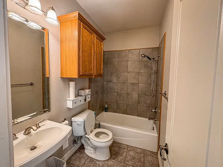 304 Deer Hollow Dr — Photo 14