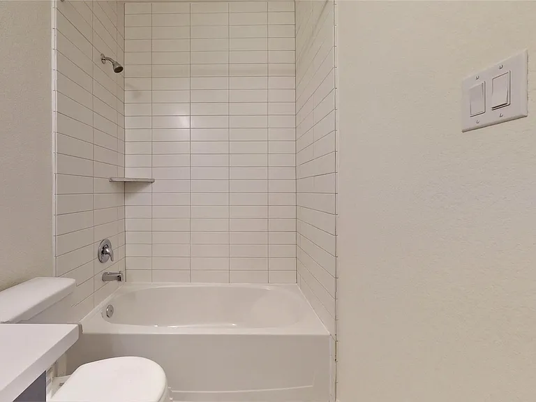 10434 Astor Point Trl — Photo 32