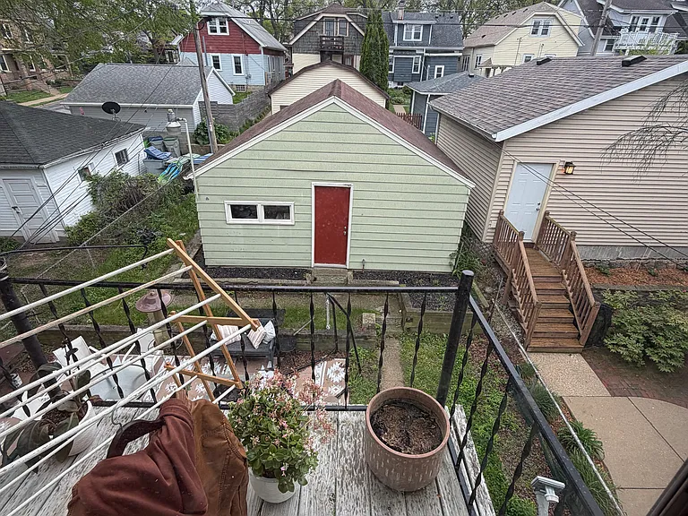 2231 E Bennett Ave — Photo 17