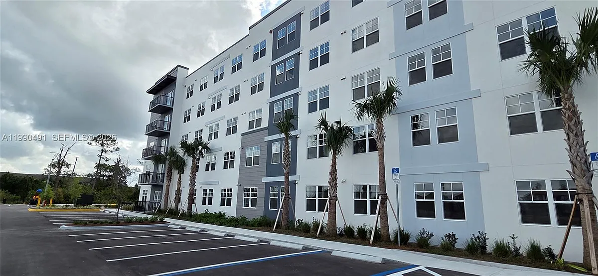 Building Photo - 5579 Millenia Park Blvd #124