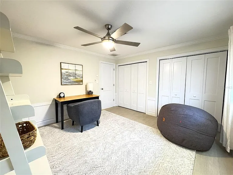 1004 SE 5th Ave — Photo 34