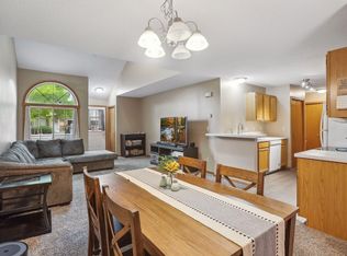 930 106th Ln NW APT 11, Coon Rapids, MN 55433