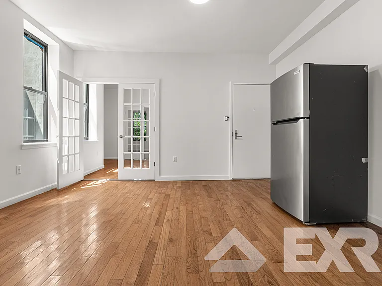1390 Madison St #2A — Photo 3