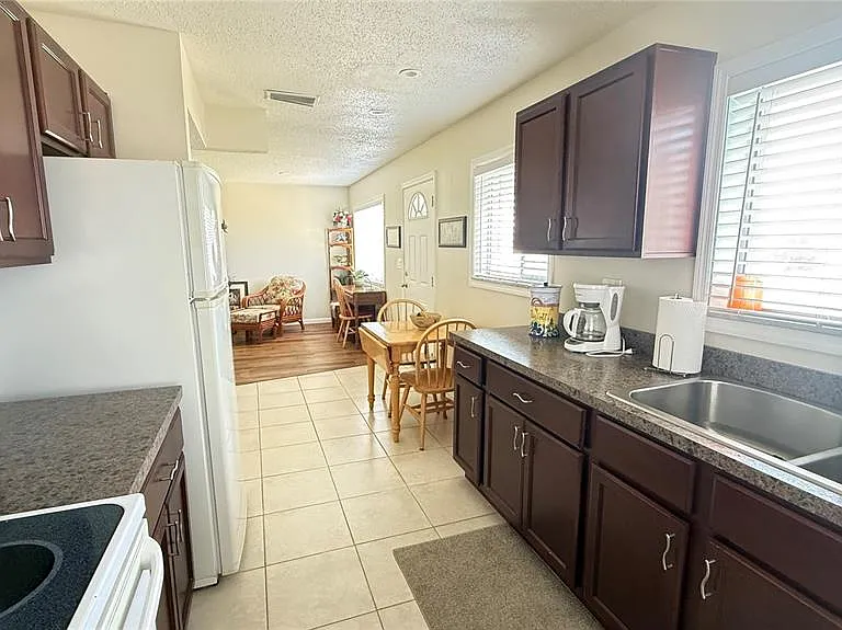 1528 Council Dr — Photo 12