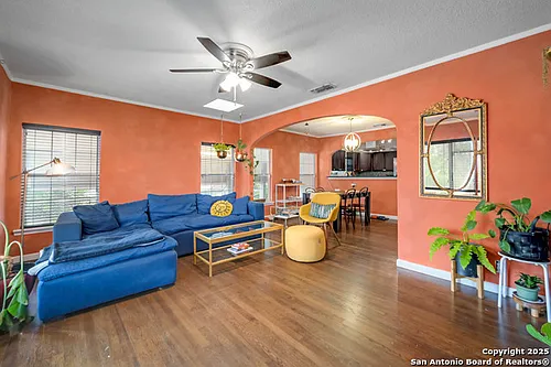 2231 W Woodlawn Ave Photo 1