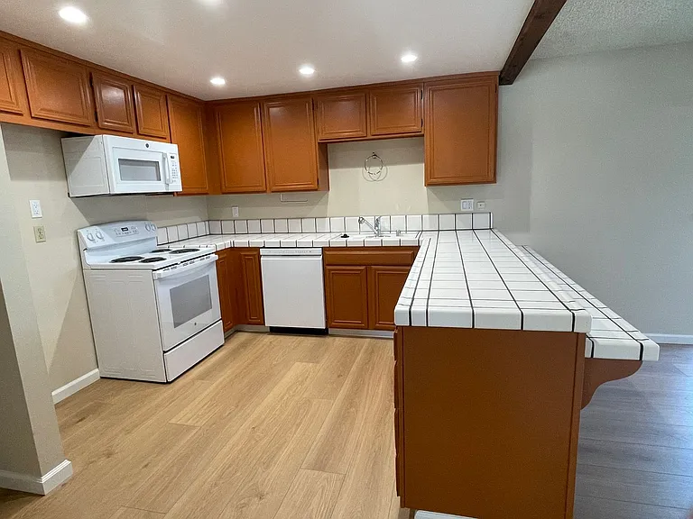 8421 Westwood Dr — Photo 14