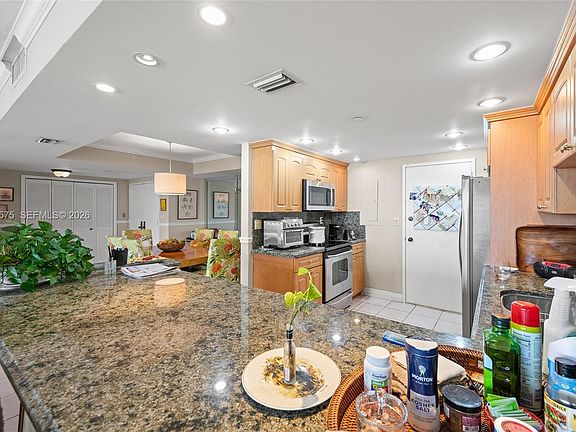 4th image of 11113 Biscayne Blvd Unit 1554