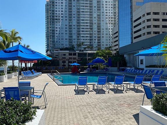 3rd image of 825 Brickell Bay Dr APT 1050