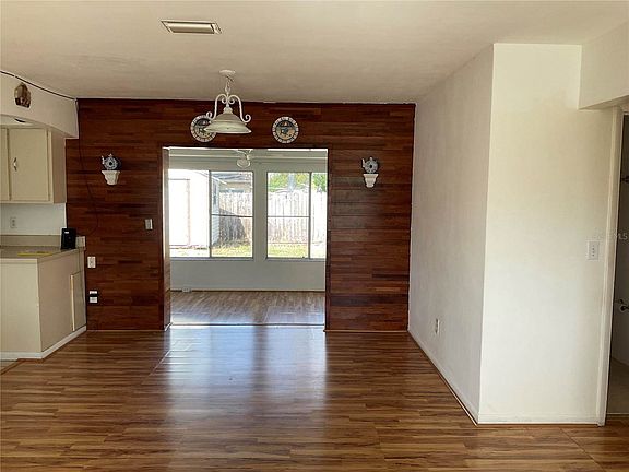 5th image of 1584 Brady Dr