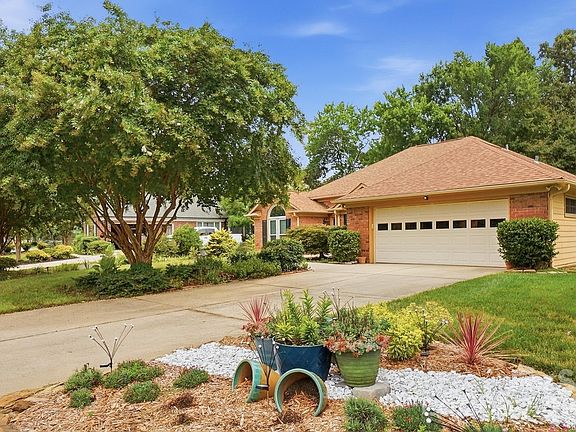 3rd image of 6416 Conifer Cir