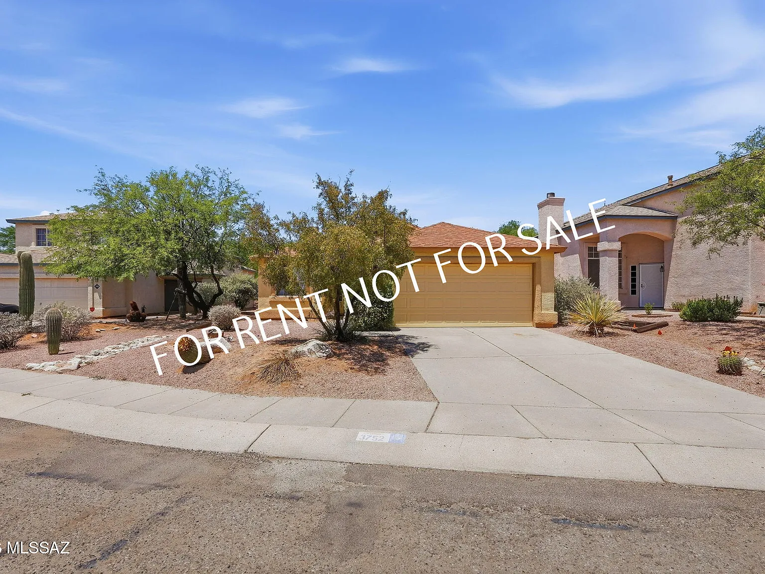 3 bed, 2.0 bath, 1465 sqft, $1,725 — Photo 1