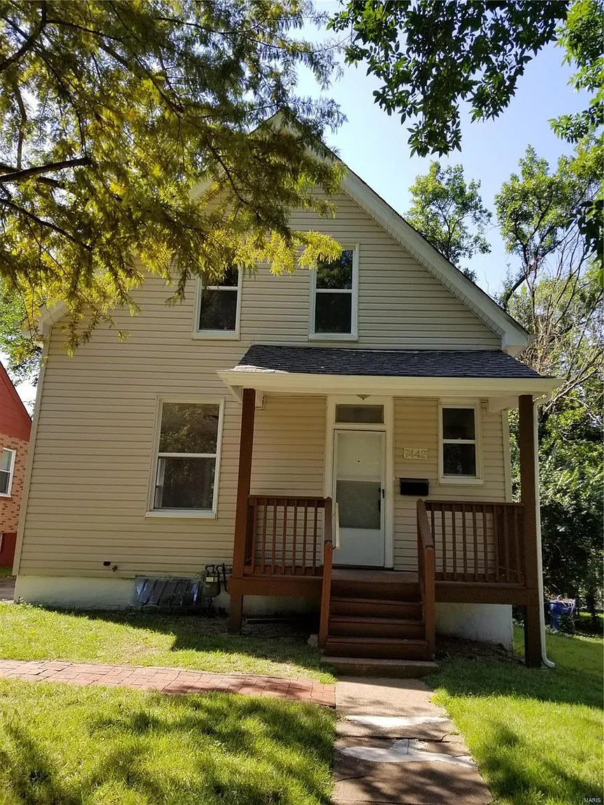 7442 Wayne Ave photo 1