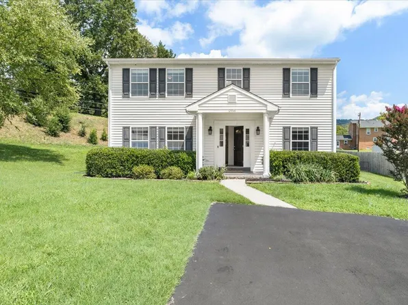 2956 Stonebridge Cir, Vinton, VA 24179
