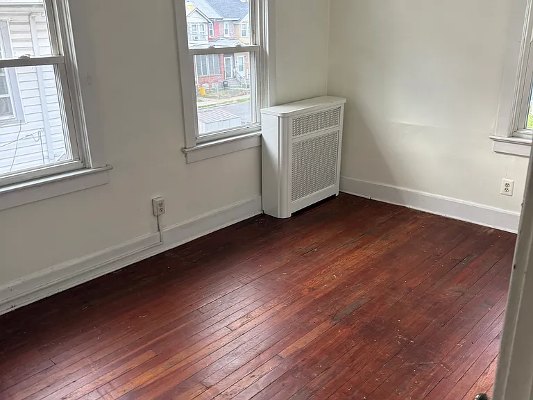 864 Stuyvesant Ave — Photo 9