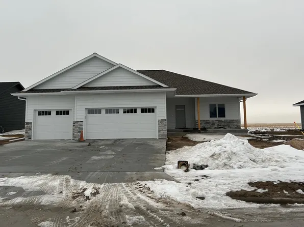 6521 R Ave, Kearney, NE 68847