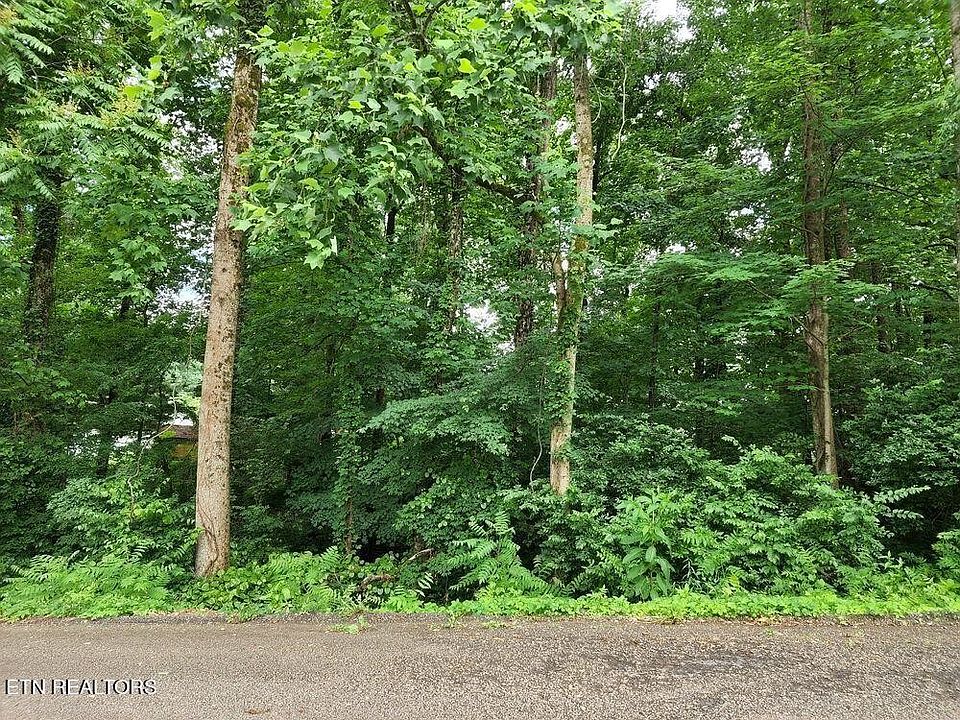 1st image of 5016 Laurel Woods Dr