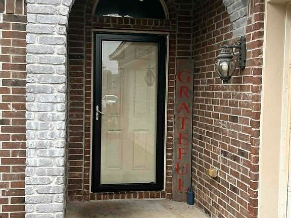 4th image of 46 Chateaus Ln