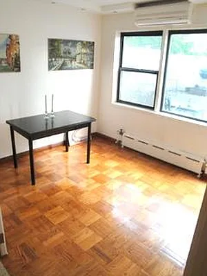 Rented by R New York | media 8