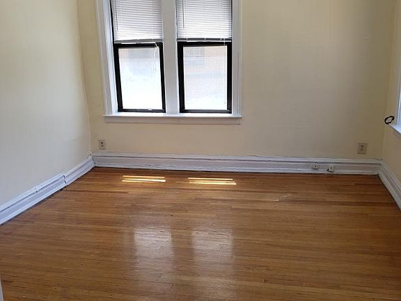 3rd image of 5453 S Everett Ave APT 1A