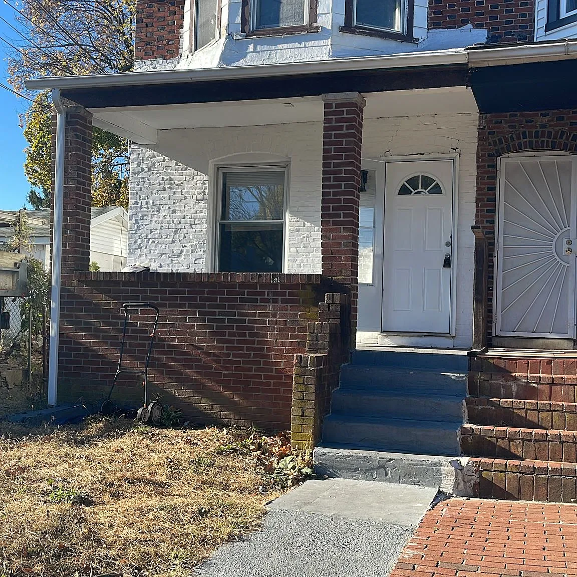 3 bed, 1320 sqft, $1,800 — Photo 1