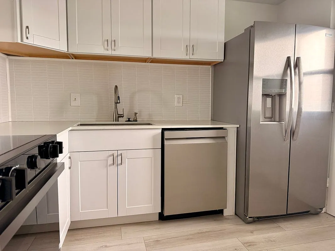 2 bed, 2.0 bath, 1050 sqft, $2,250 — Photo 2
