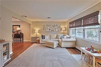 5th image of 2843 Washington St