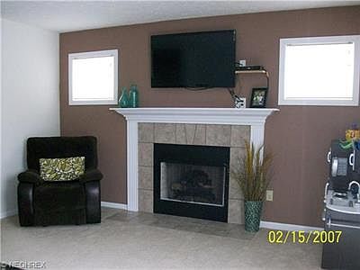 3rd image of 33451 Shelly Ct