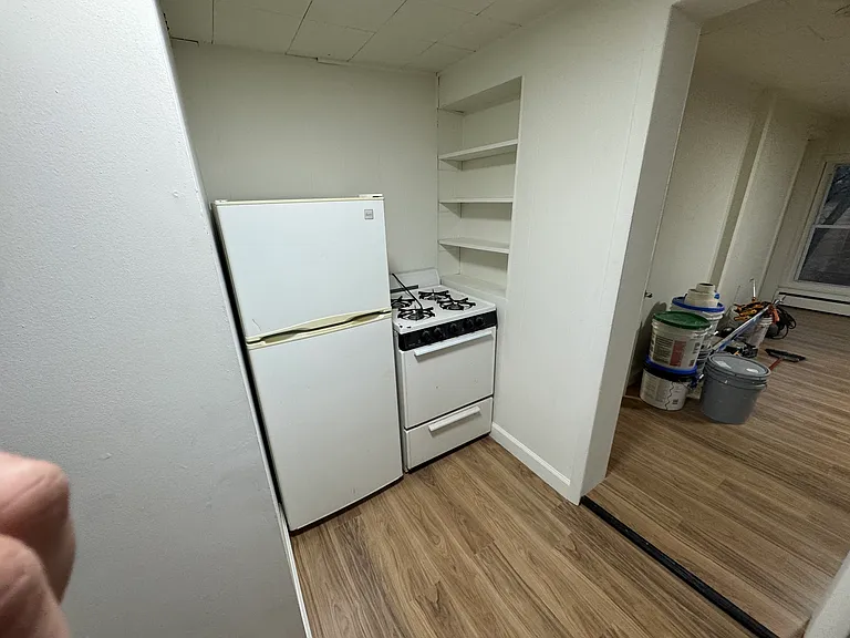 31-33 E Johnston St #3 — Photo 4