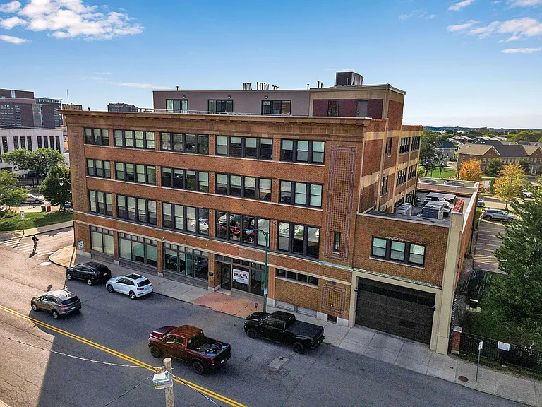 100 South — Photo 20