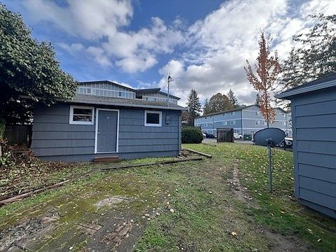 4th image of 138 N Rainier Avenue