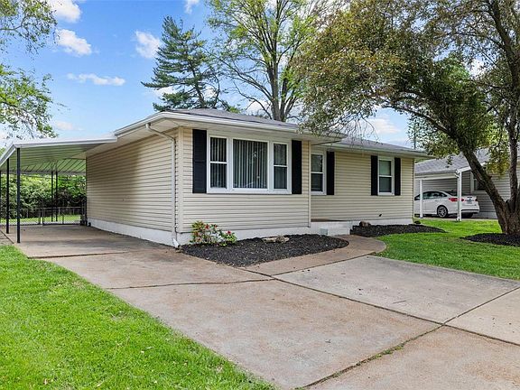 2nd image of 1680 Mark Twain Dr