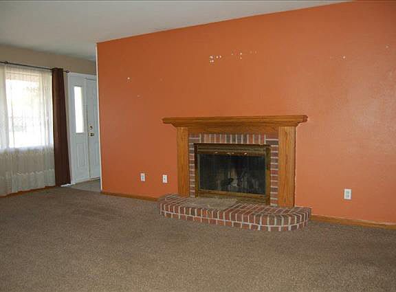 4th image of 7258 Glenmore Dr