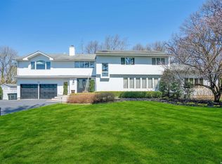 8 Salem Ct, Syosset, NY 11791