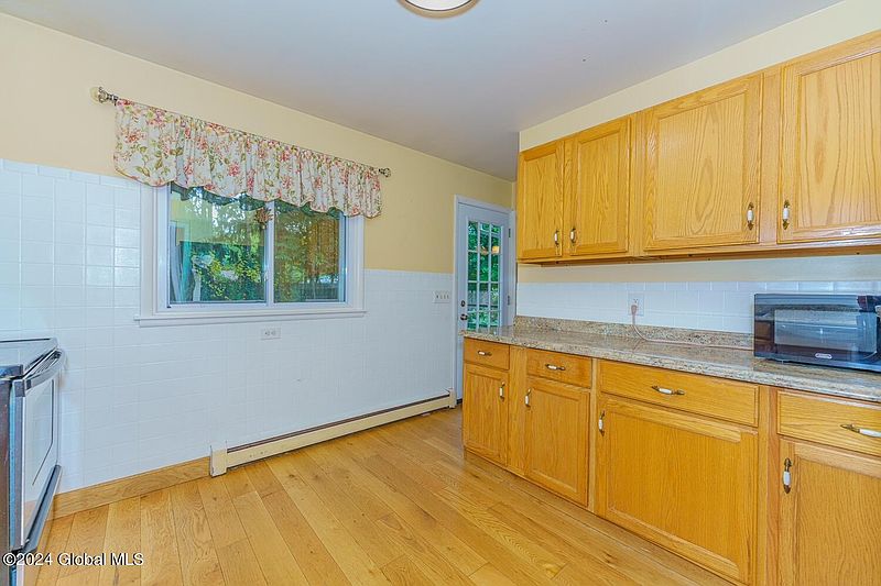 5th image of 63 Orlando Avenue