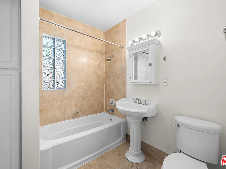 1231 S Saint Andrews Pl — Photo 16