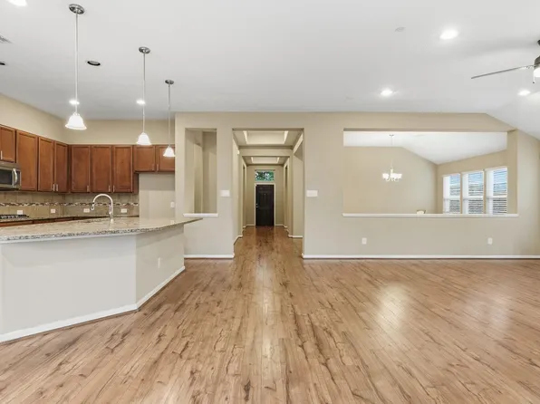 1810 Nantz Ln, Conroe, TX 77304