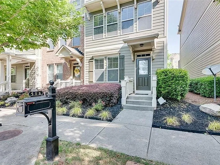 513 Grove Field Ct — Photo 1