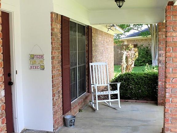3rd image of 109 Edinburg Dr