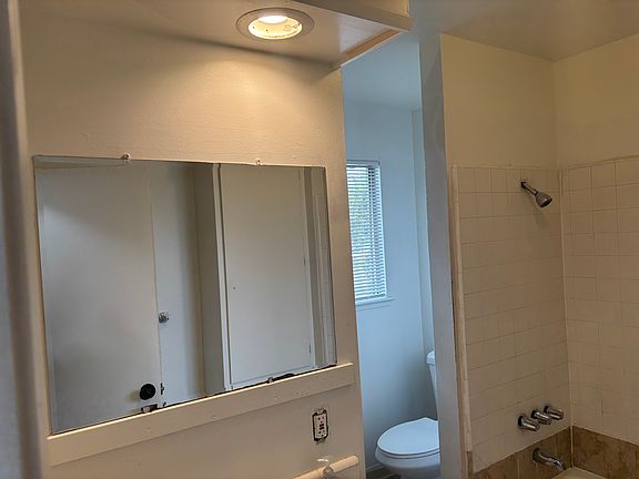 4th image of 4453 Dorset St