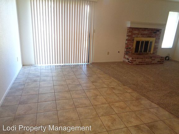 5th image of 2615 Alder Glen Dr
