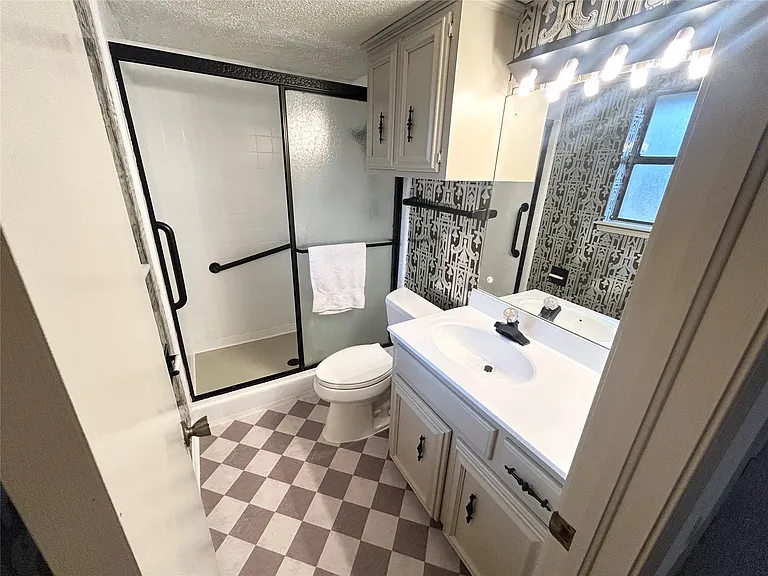 809 W Glendale St — Photo 12