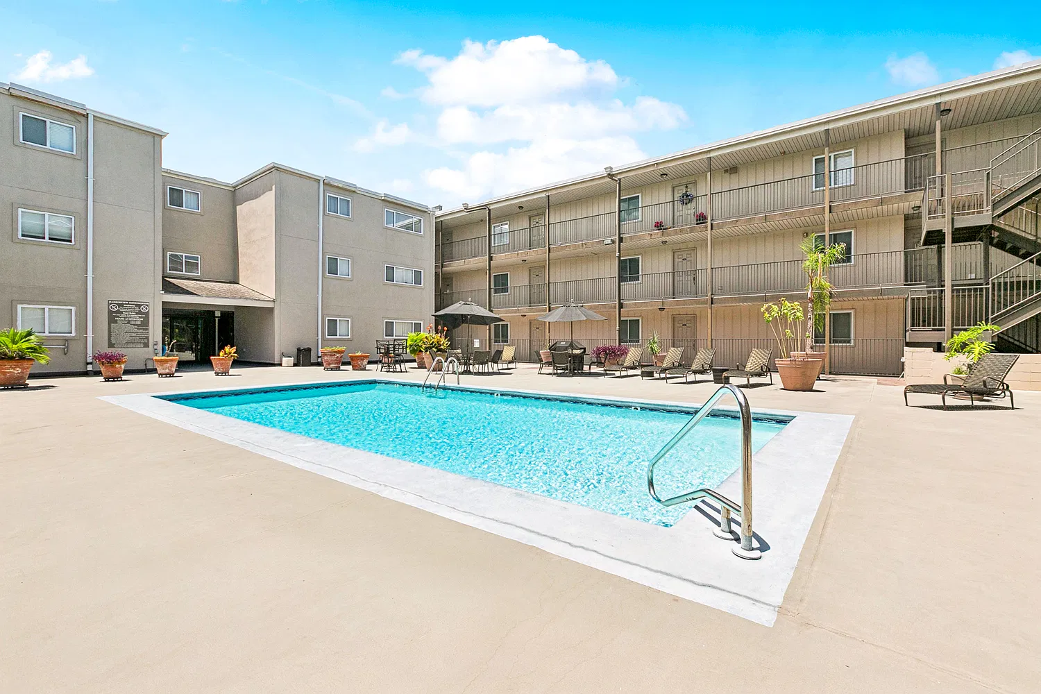 1 bed, 850 sqft, $1,375 — Photo 2