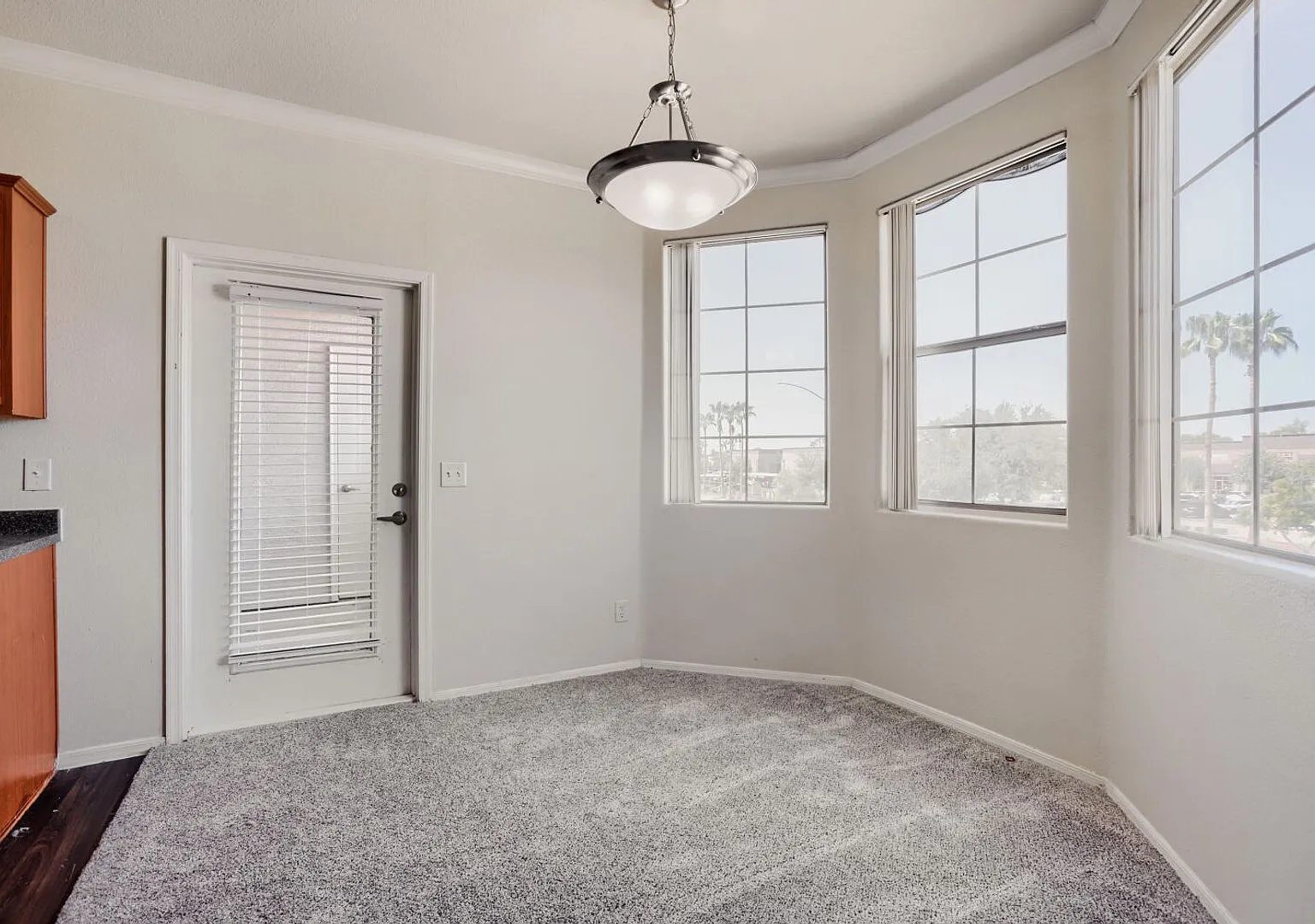 Spacious 3 bedroom condo on second floor in gated community! — Photo 4