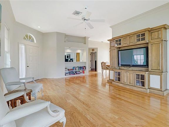 5th image of 10350 Quail Crown Dr #129-3