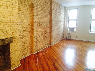 Rented by New York Manhattan Real Estate Incorporated