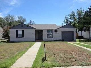 3 bed, 1.0 bath, 1150 sqft, $1,200 — Photo 2