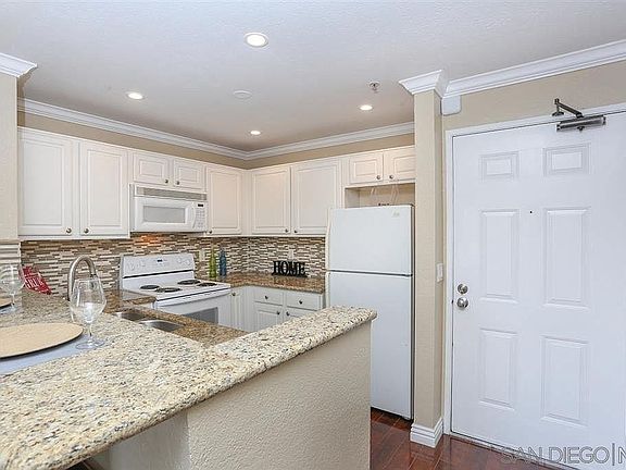 4th image of 8889 Caminito Plaza Centro Unit 7424