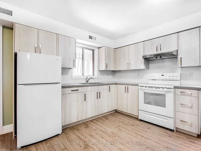 86 Givins St #MAIN — Photo 6